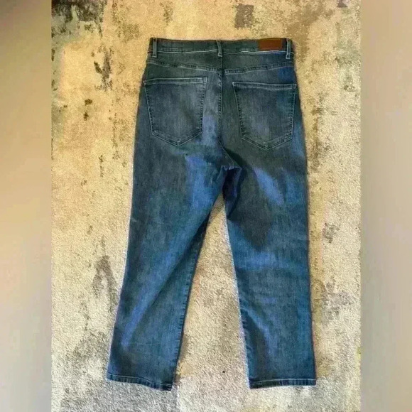 Women’s Straight Express Jeans - Picture 6 of 10